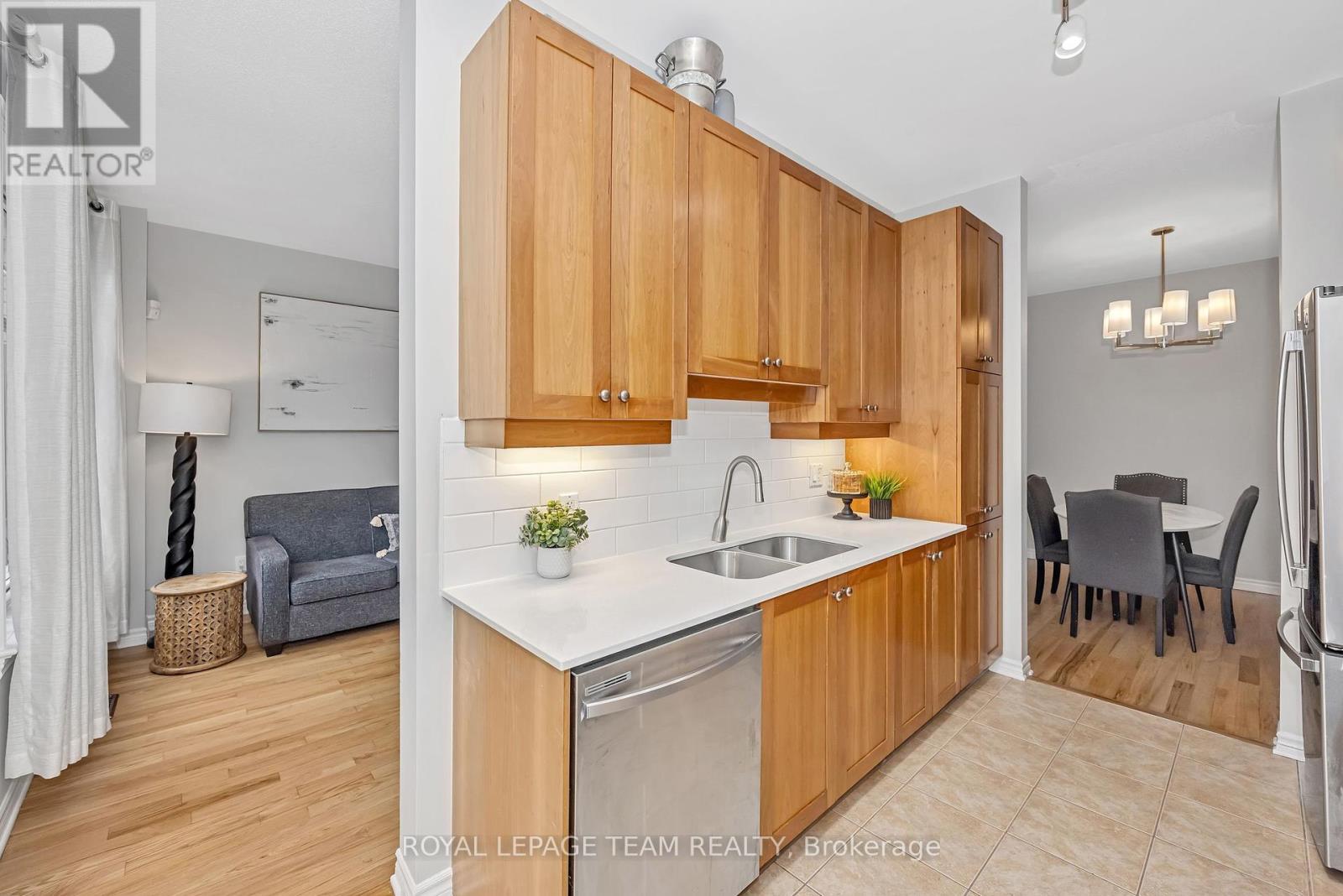 91 Whetstone Crescent, Ottawa, Ontario  K2G 7C4 - Photo 13 - X12187878