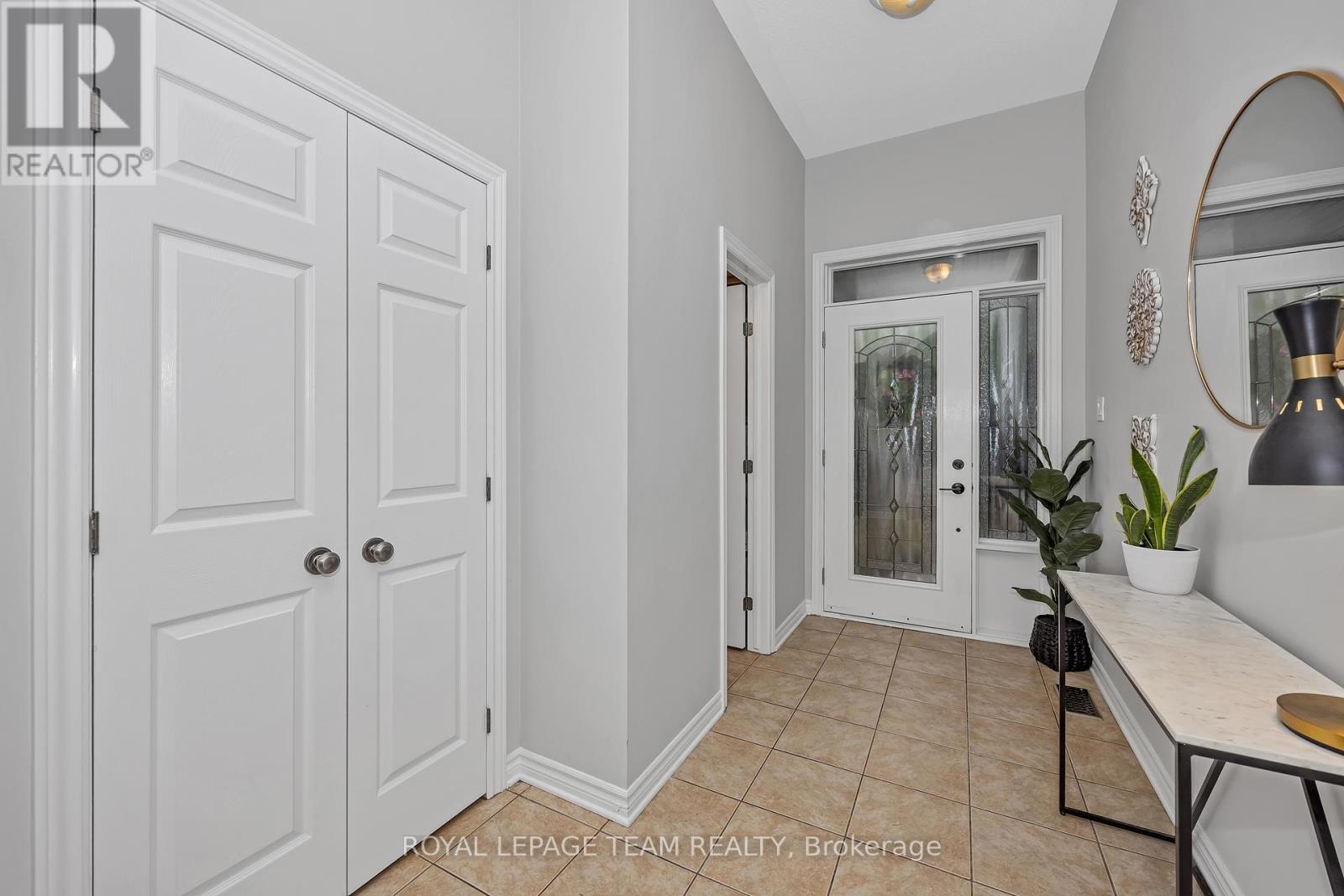 91 Whetstone Crescent, Ottawa, Ontario  K2G 7C4 - Photo 2 - X12187878