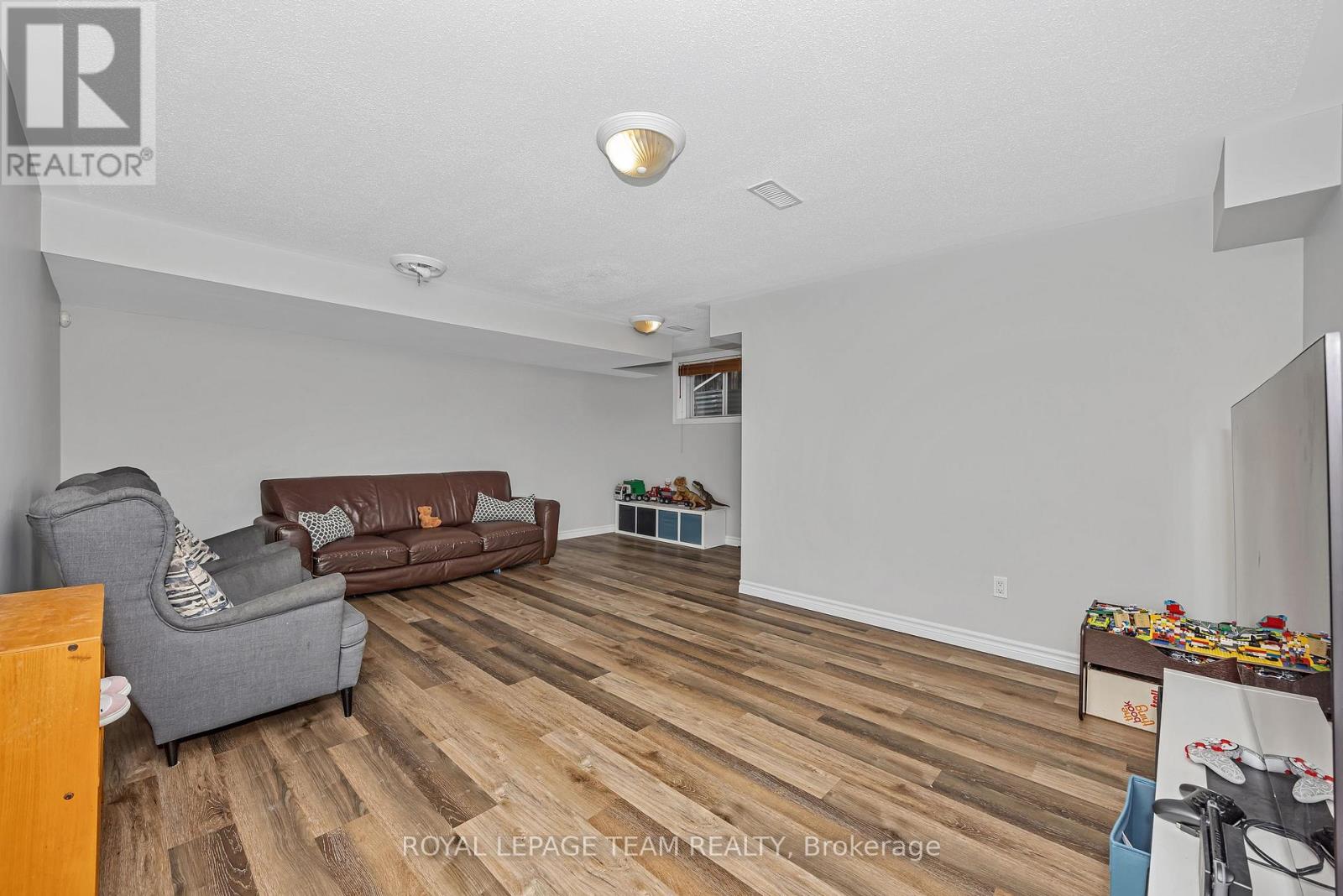 91 Whetstone Crescent, Ottawa, Ontario  K2G 7C4 - Photo 28 - X12187878