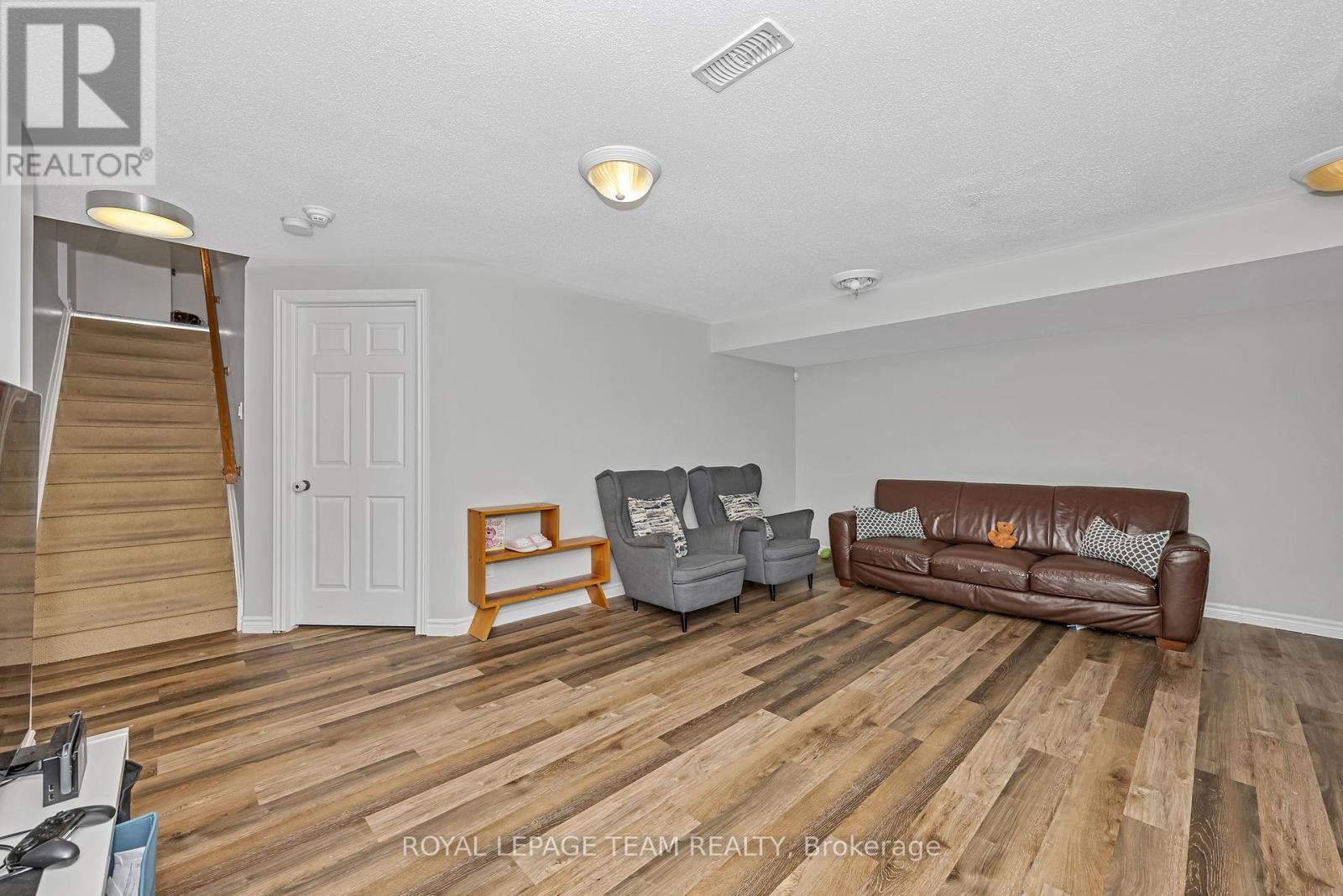 91 Whetstone Crescent, Ottawa, Ontario  K2G 7C4 - Photo 29 - X12187878