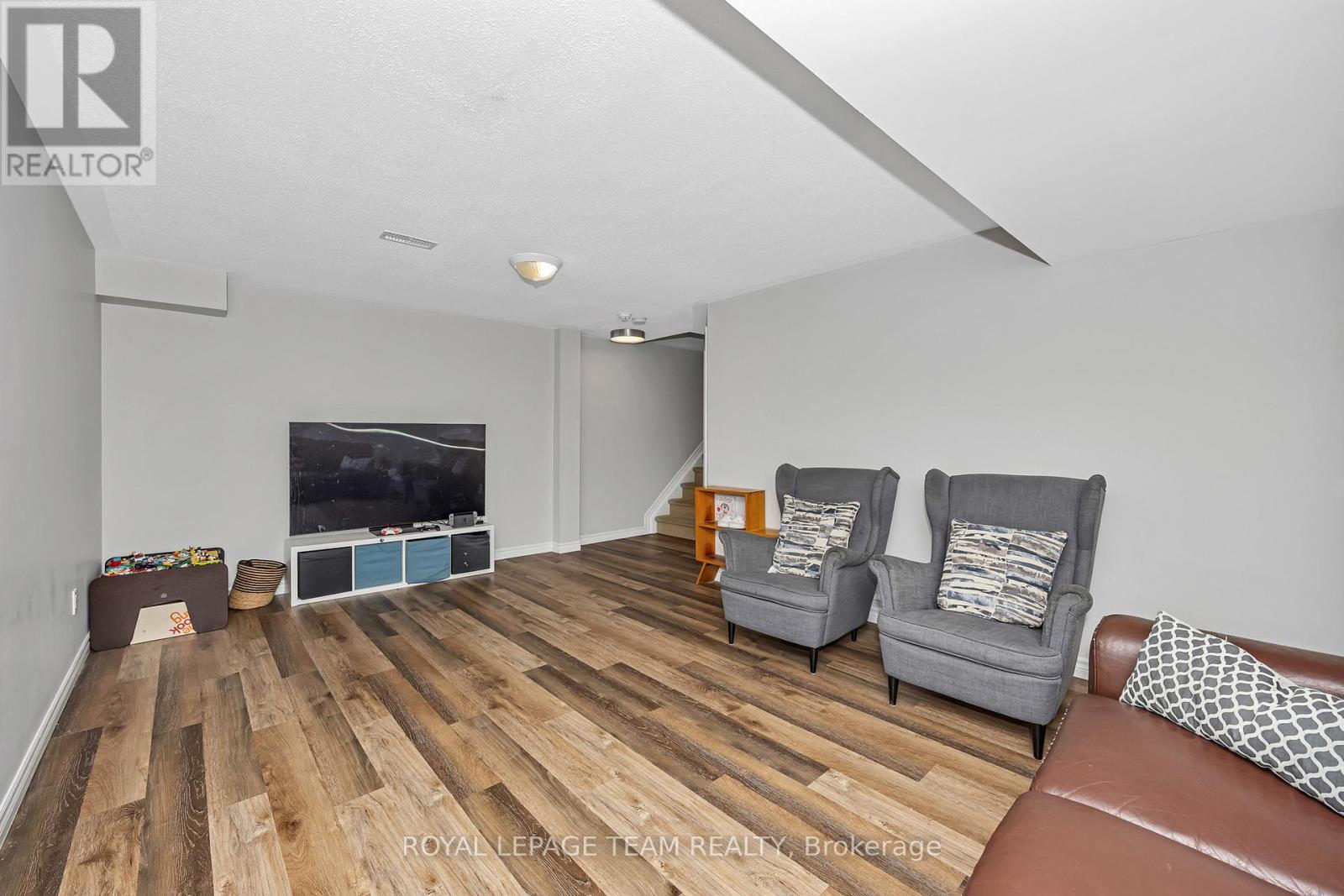 91 Whetstone Crescent, Ottawa, Ontario  K2G 7C4 - Photo 31 - X12187878