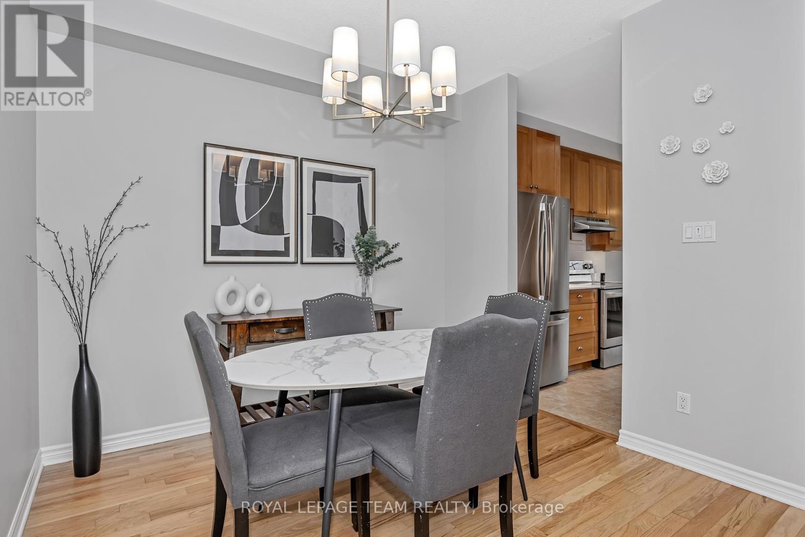 91 Whetstone Crescent, Ottawa, Ontario  K2G 7C4 - Photo 5 - X12187878