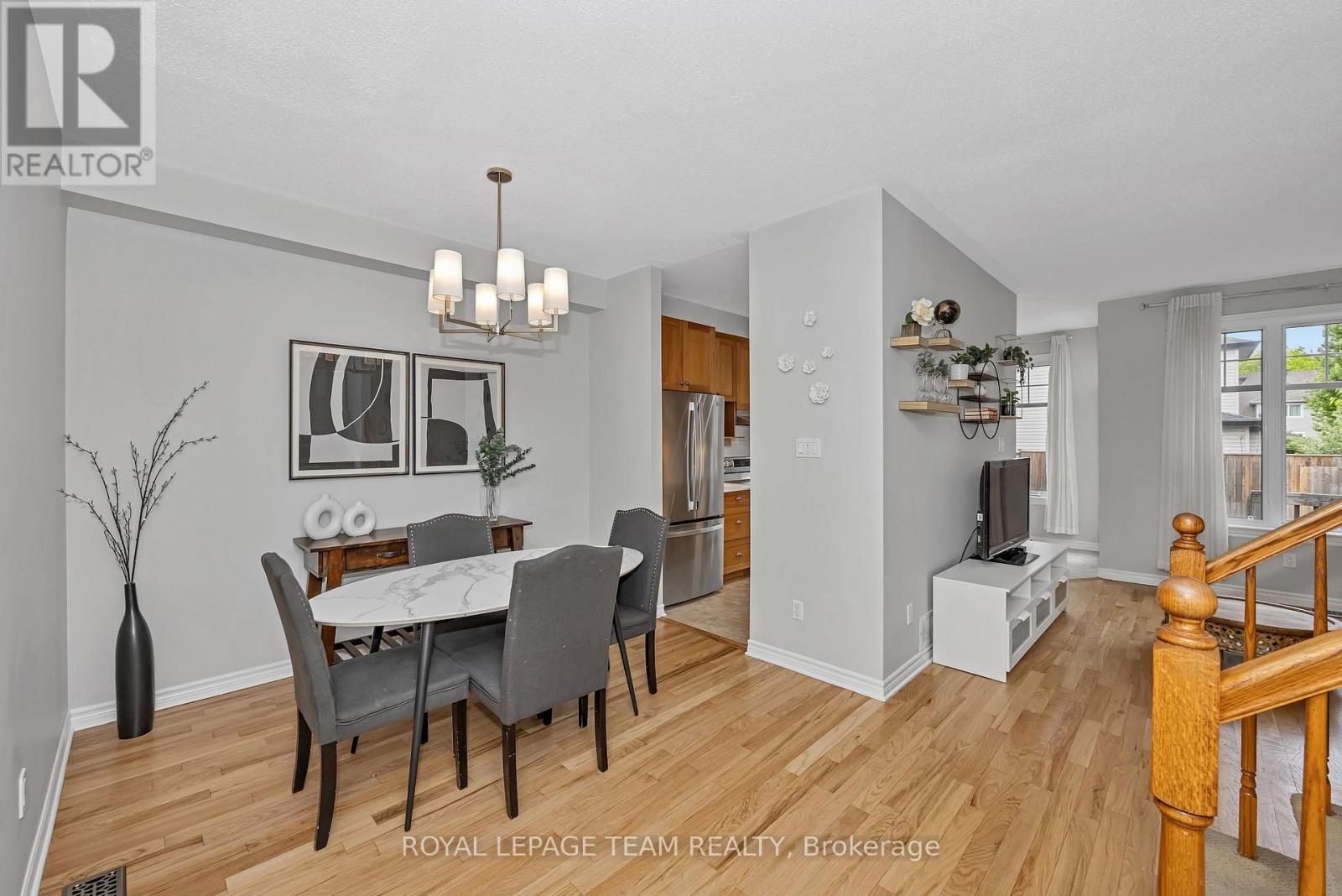 91 Whetstone Crescent, Ottawa, Ontario  K2G 7C4 - Photo 7 - X12187878