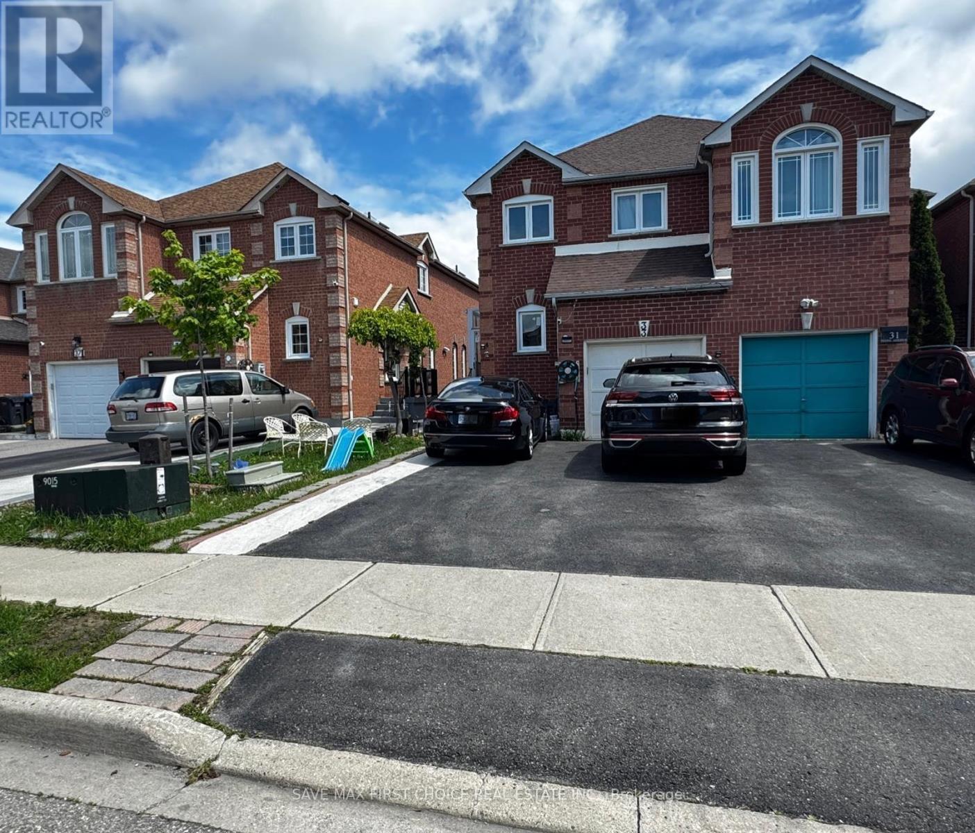 33 PIANE AVENUE, Brampton, Ontario