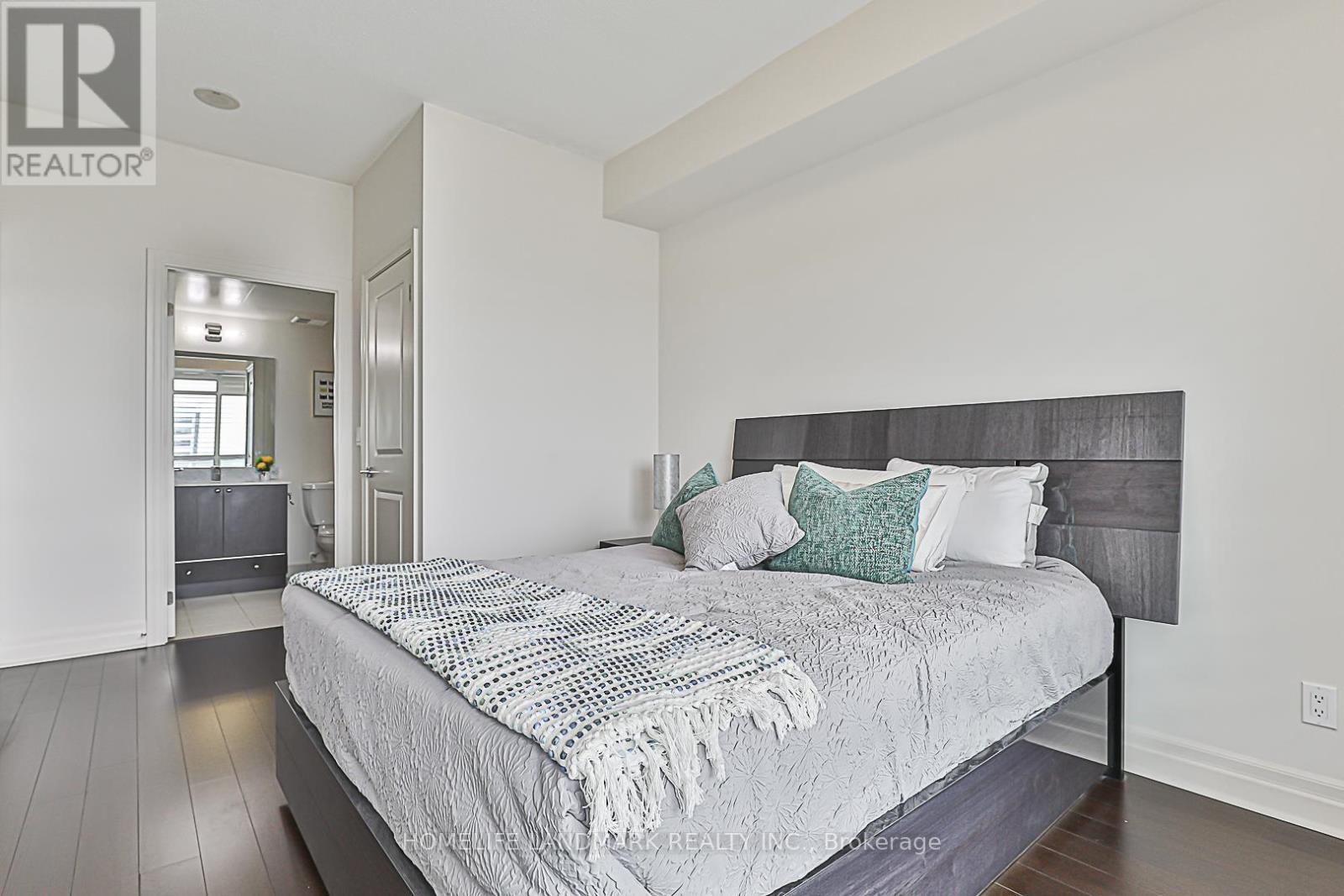 1102 - 8110 Birchmount Road, Markham, Ontario  L6G 0E3 - Photo 21 - N12187880