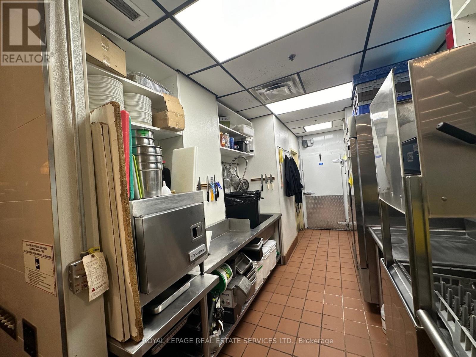 111 - 507 Lakeshore Road, Mississauga (Port Credit), Ontario  L5G 1H9 - Photo 17 - W12187770