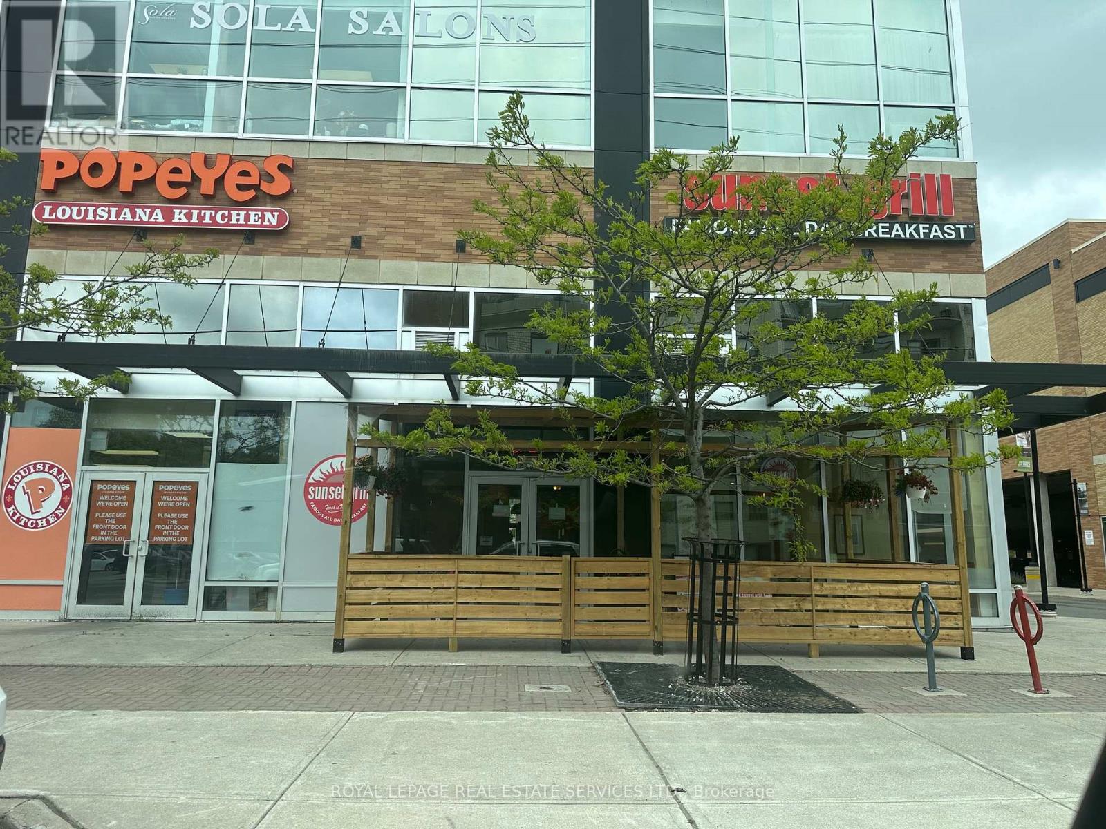 111 - 507 Lakeshore Road, Mississauga (Port Credit), Ontario  L5G 1H9 - Photo 2 - W12187770