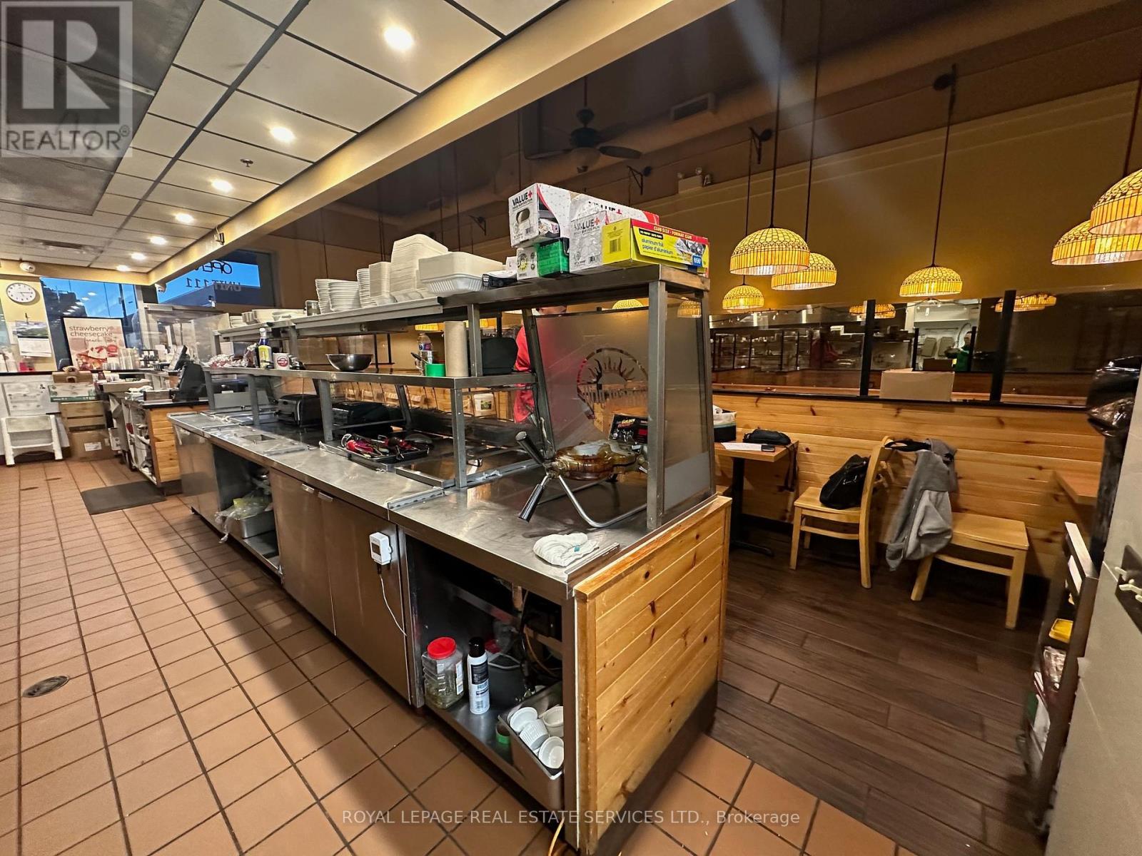 111 - 507 Lakeshore Road, Mississauga (Port Credit), Ontario  L5G 1H9 - Photo 5 - W12187770