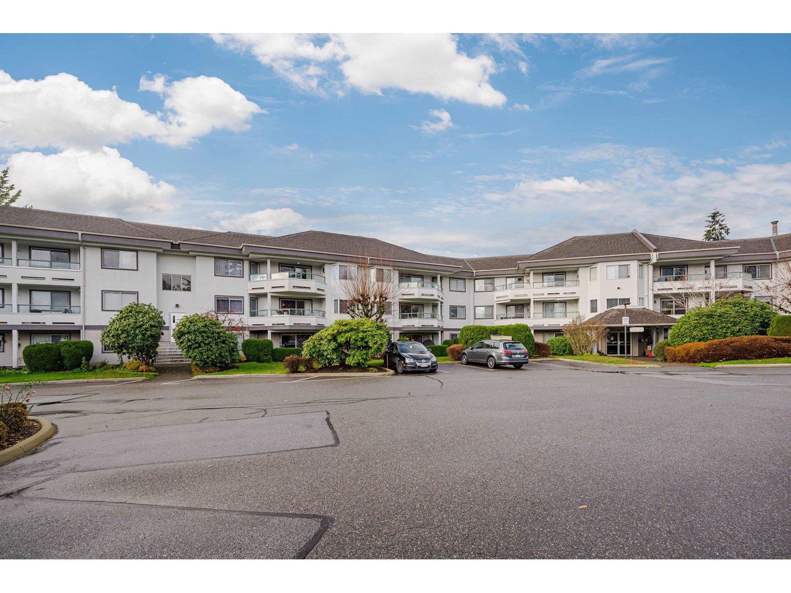 217 2451 Gladwin Road, Abbotsford, British Columbia  V2T 3N8 - Photo 1 - R3007494