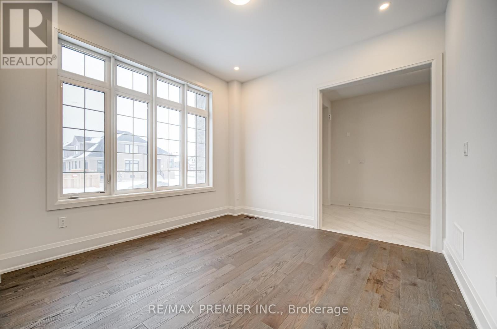 31 Bayberry Drive E, Adjala-Tosorontio, Ontario  L0G 1W0 - Photo 5 - N12090632
