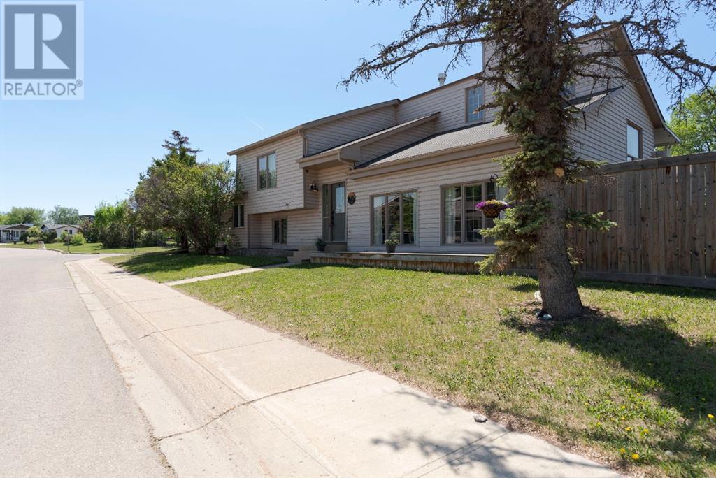 Property at 105 Whiteoak Garden image 4