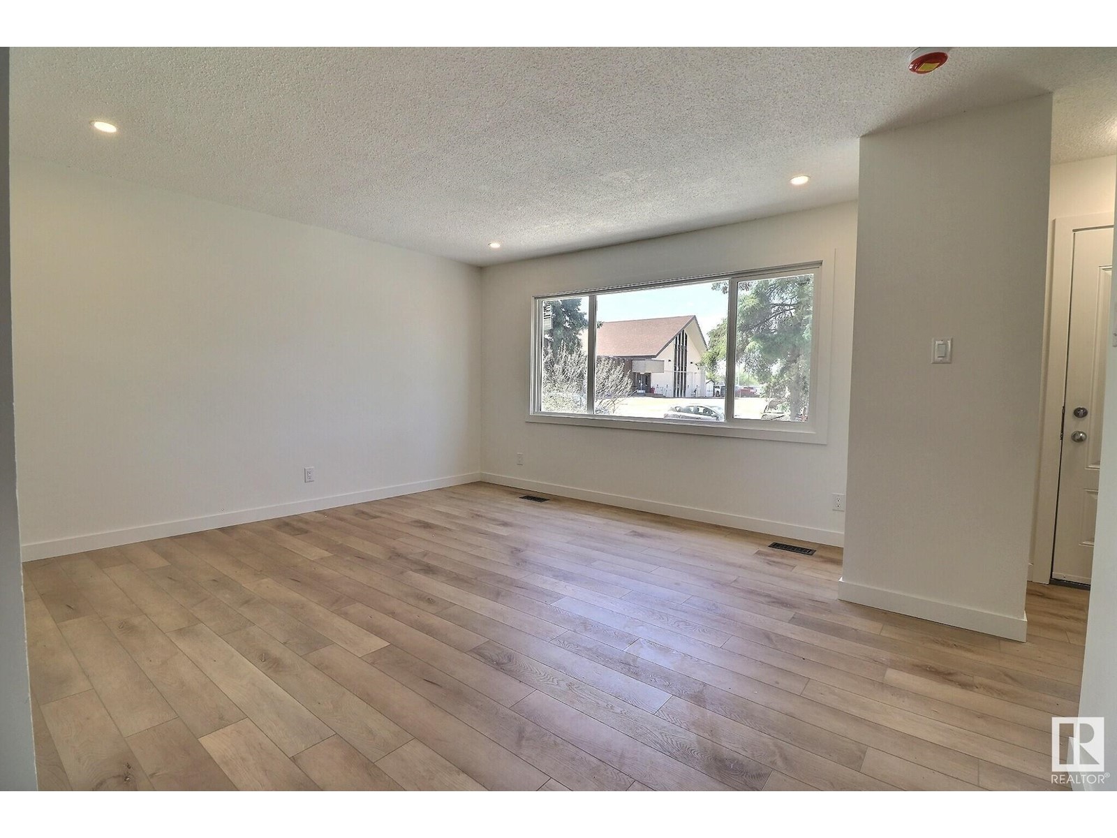 13211 95 St Nw, Edmonton, Alberta  T5E 3Y2 - Photo 4 - E4439029
