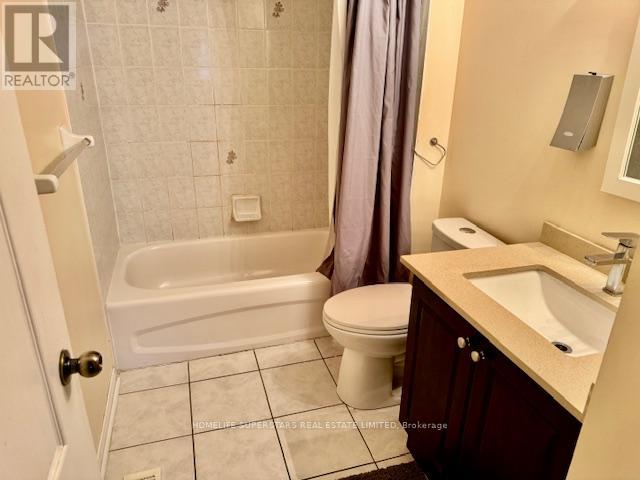 6099 Rowers Crescent, Mississauga, Ontario  L5V 3A2 - Photo 11 - W12187235