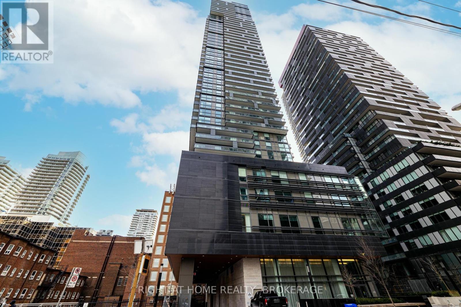 1301 - 39 ROEHAMPTON AVENUE, Toronto, Ontario