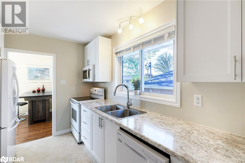 90 Johnson Street, Barrie, Ontario  L4M 4R3 - Photo 12 - 40732632