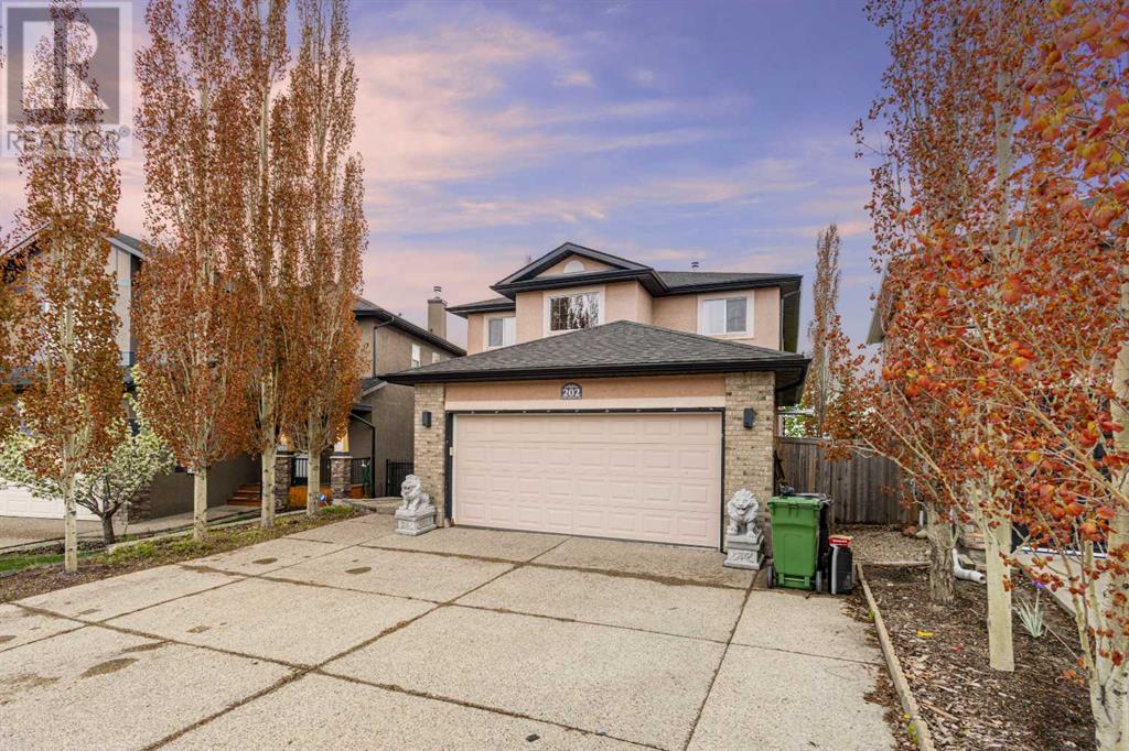 Property at 202 Royal Birkdale Crescent NW image 2