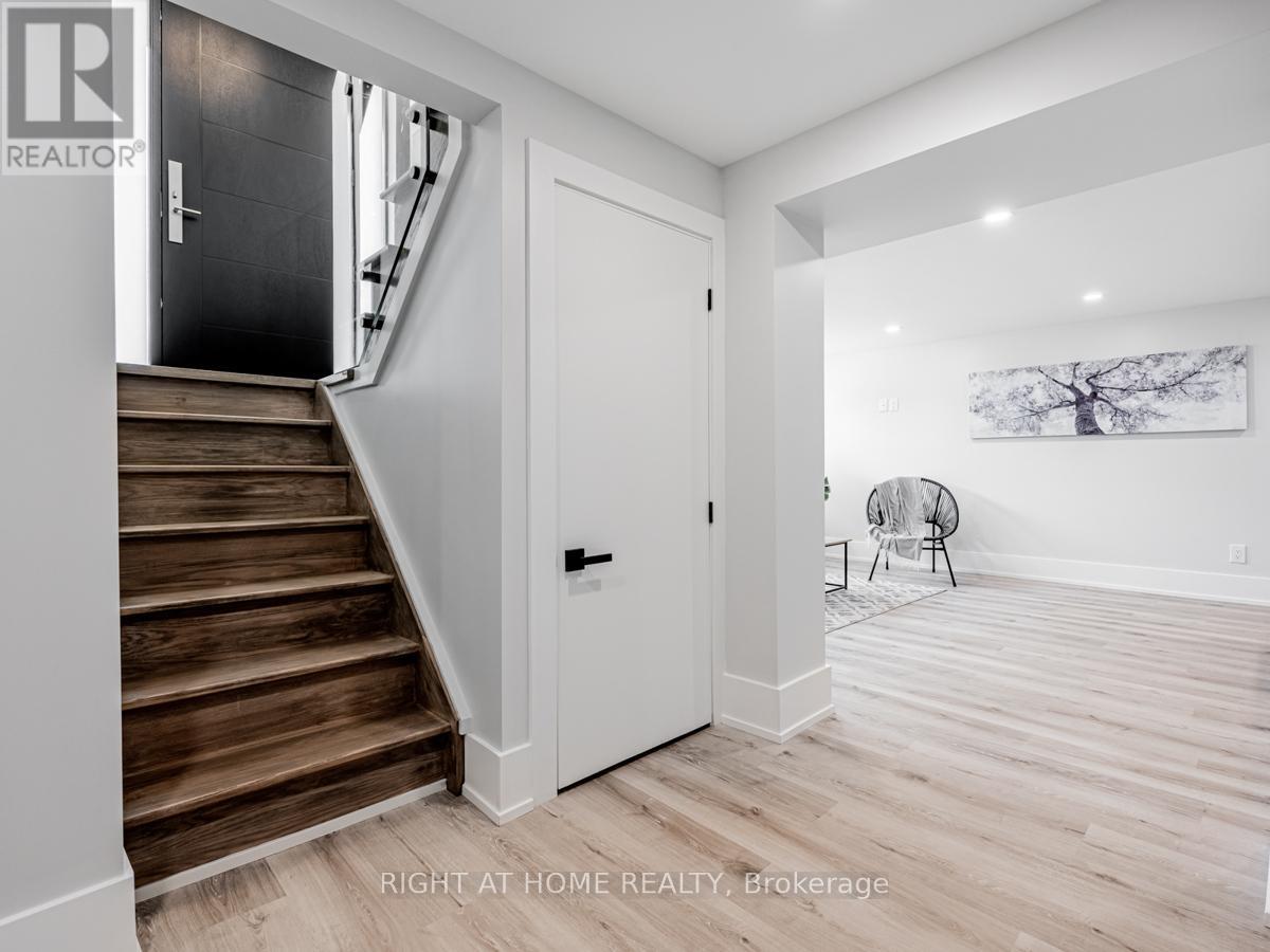 3 Rollins Place, Toronto, Ontario  M9B 3Y4 - Photo 20 - W12166624