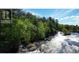26 MAGNET ROAD, Magnetawan, Ontario
