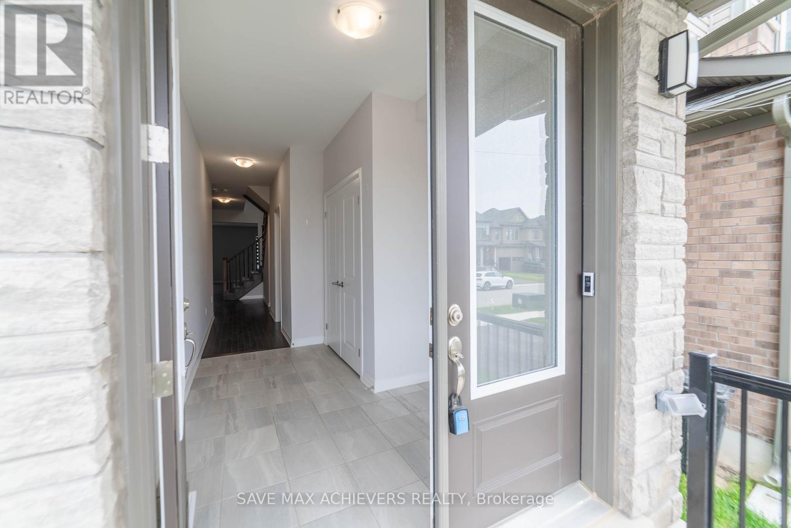 Property at 33 RUSTIC OAK TRAIL image 4