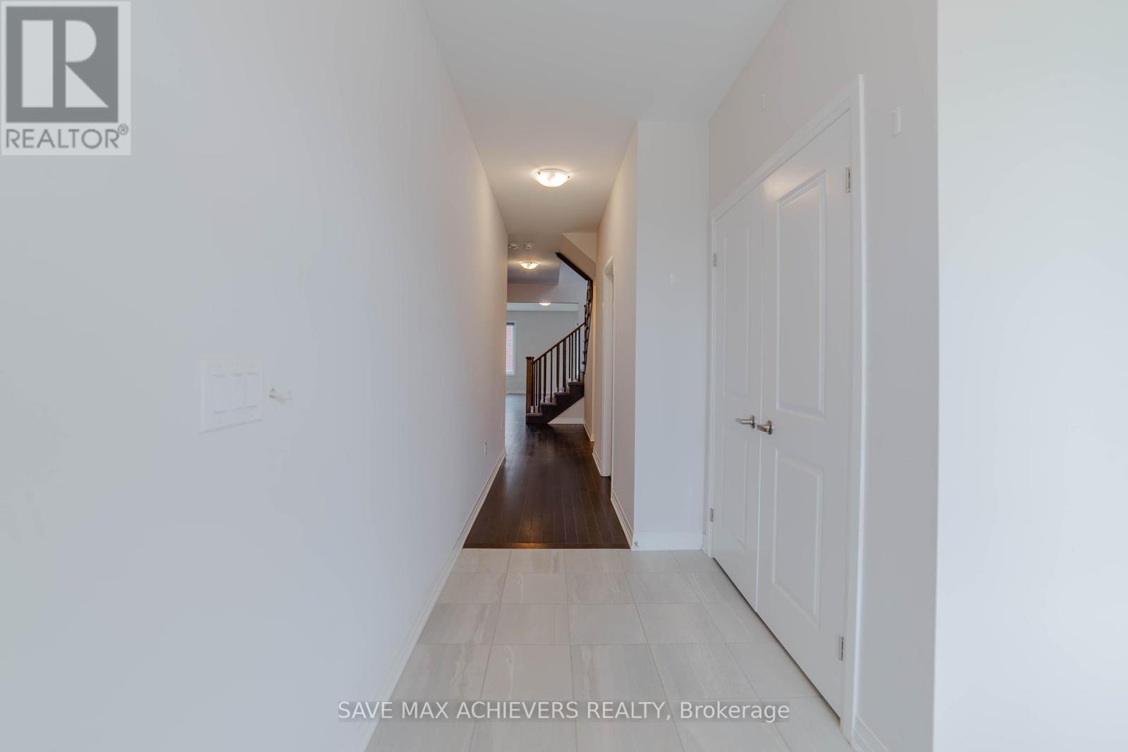 33 Rustic Oak Trail, North Dumfries, Ontario  N0B 1E0 - Photo 5 - X12174863