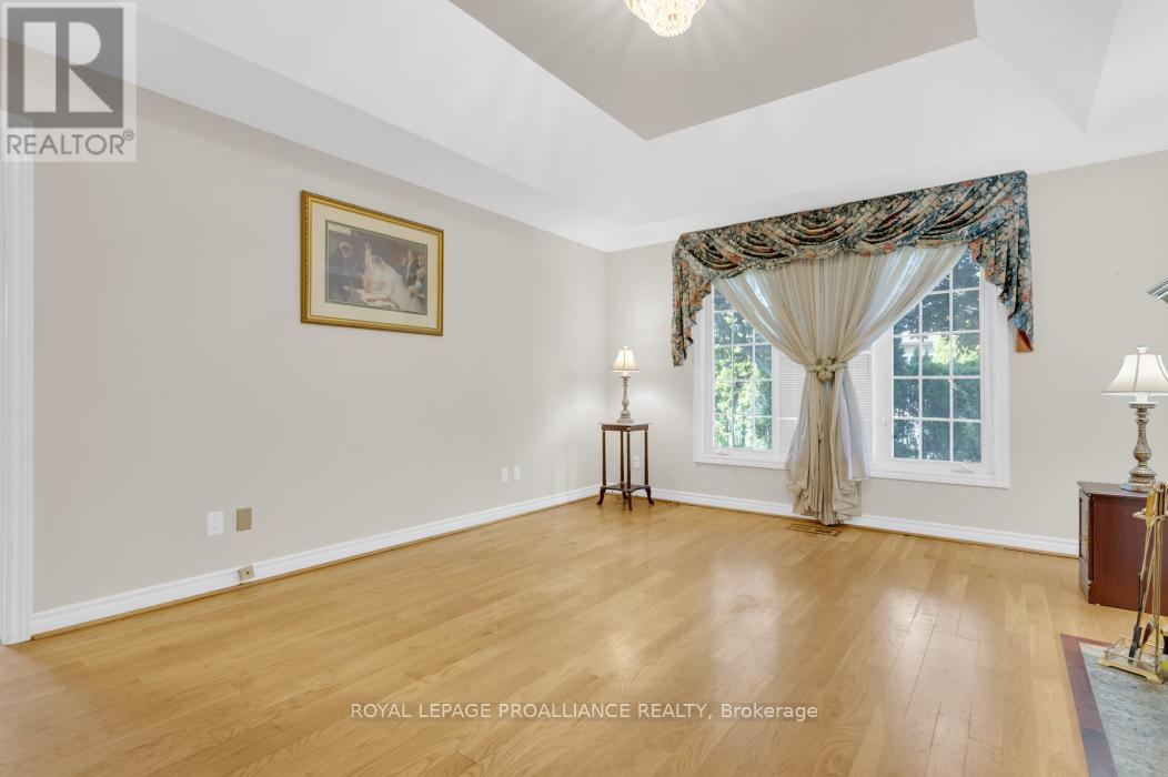 39 Grosvenor Drive, Belleville, Ontario K8P 5K3 - Photo 23 - X12096929