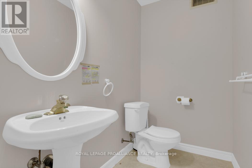 39 Grosvenor Drive, Belleville, Ontario K8P 5K3 - Photo 27 - X12096929