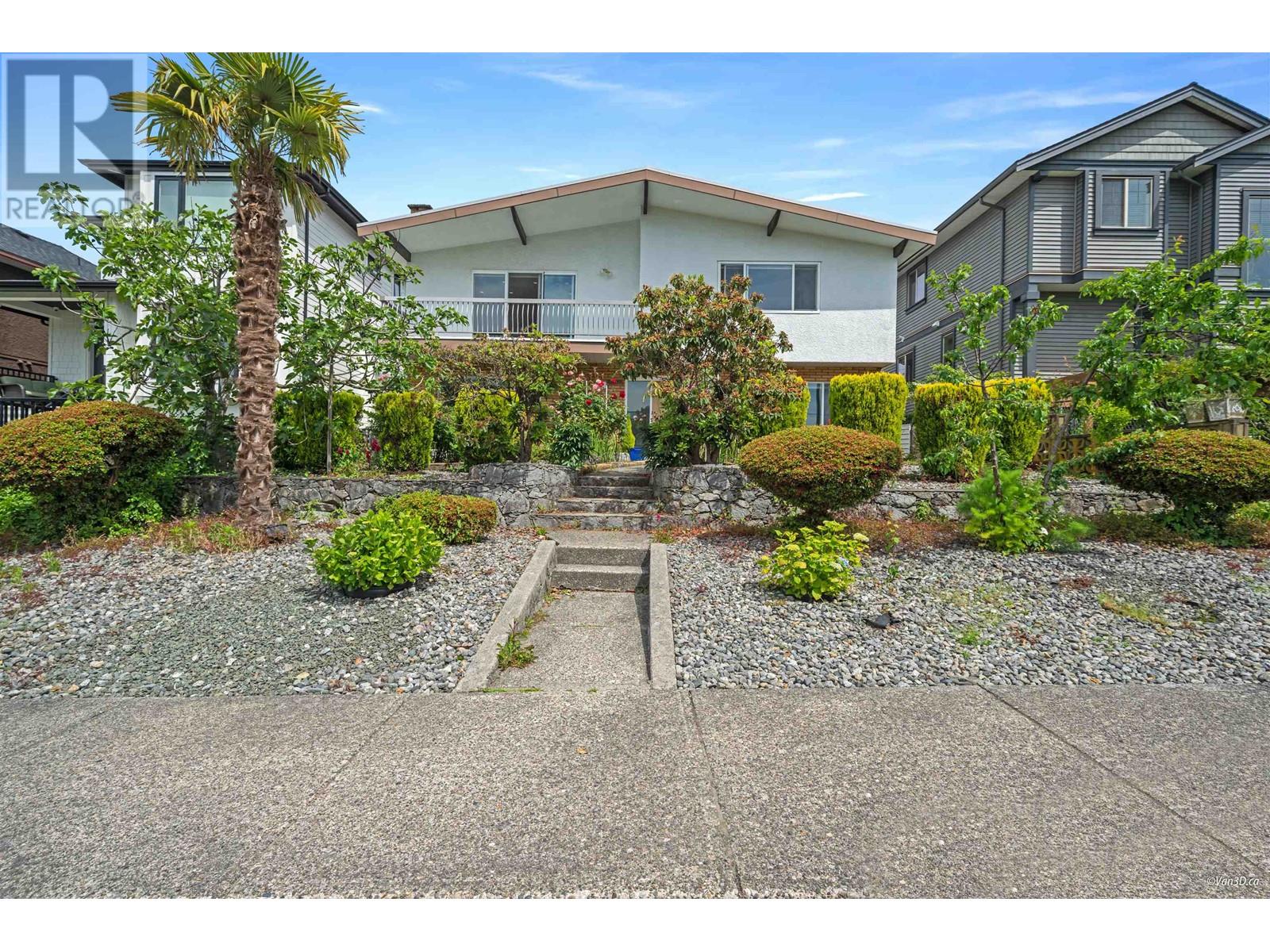 3881 NAPIER STREET, Burnaby, British Columbia