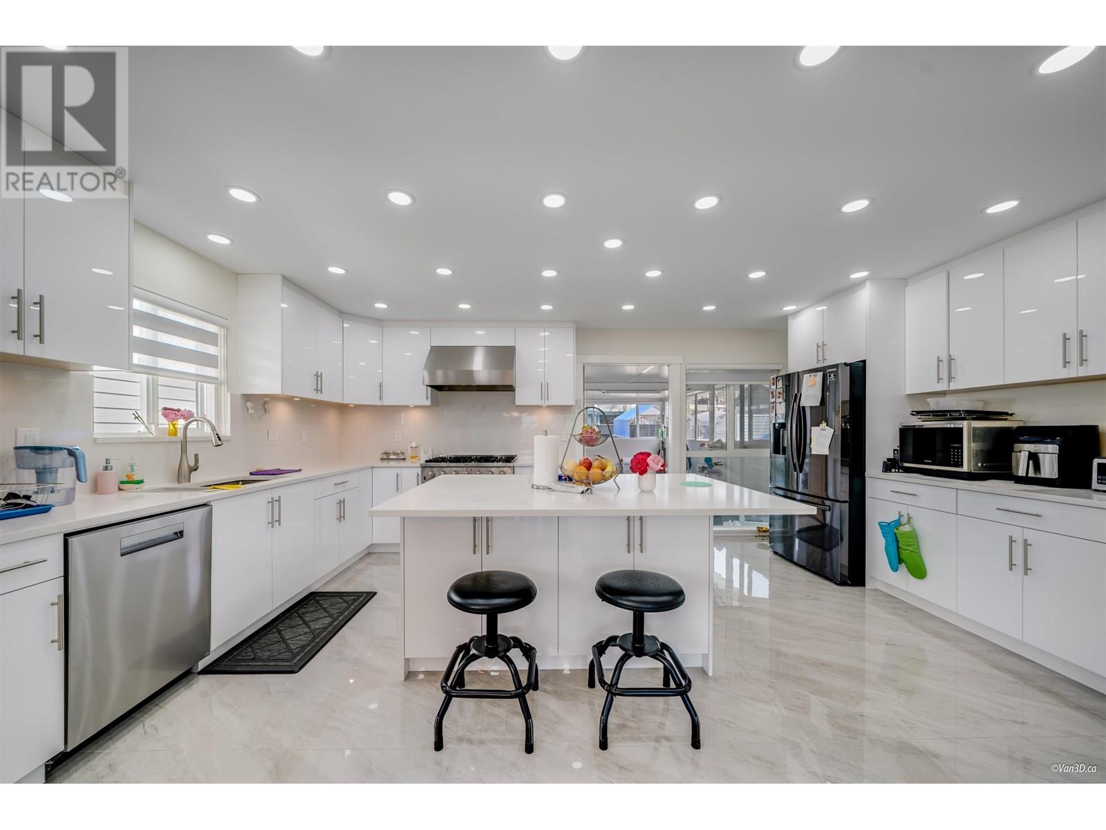 3881 Napier Street, Burnaby, British Columbia  V5C 3E6 - Photo 4 - R3008885