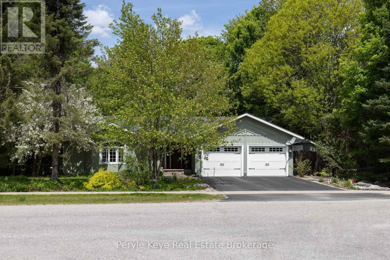 33 MEADOW HEIGHTS DRIVE, Bracebridge, Ontario