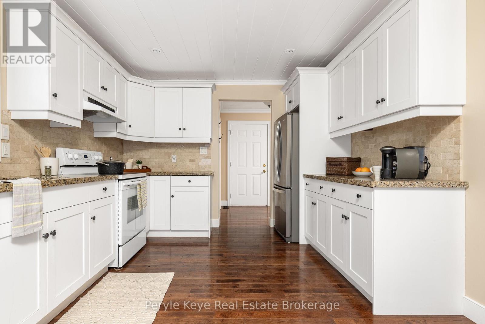 Property at 33 MEADOW HEIGHTS DRIVE image 2