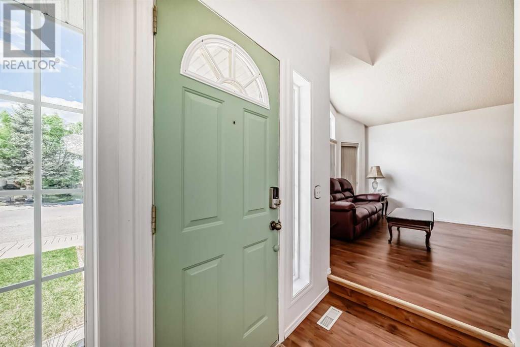69 San Diego Manor Ne, Calgary, Alberta  T1Y 7B6 - Photo 6 - A2226078