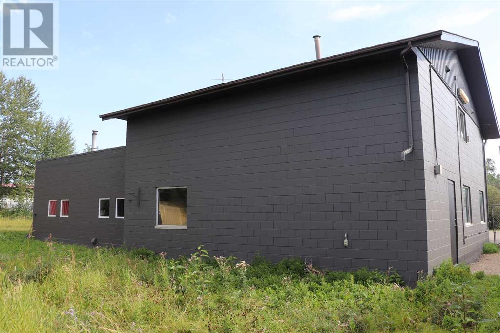 Property at 410 68 Street image 3