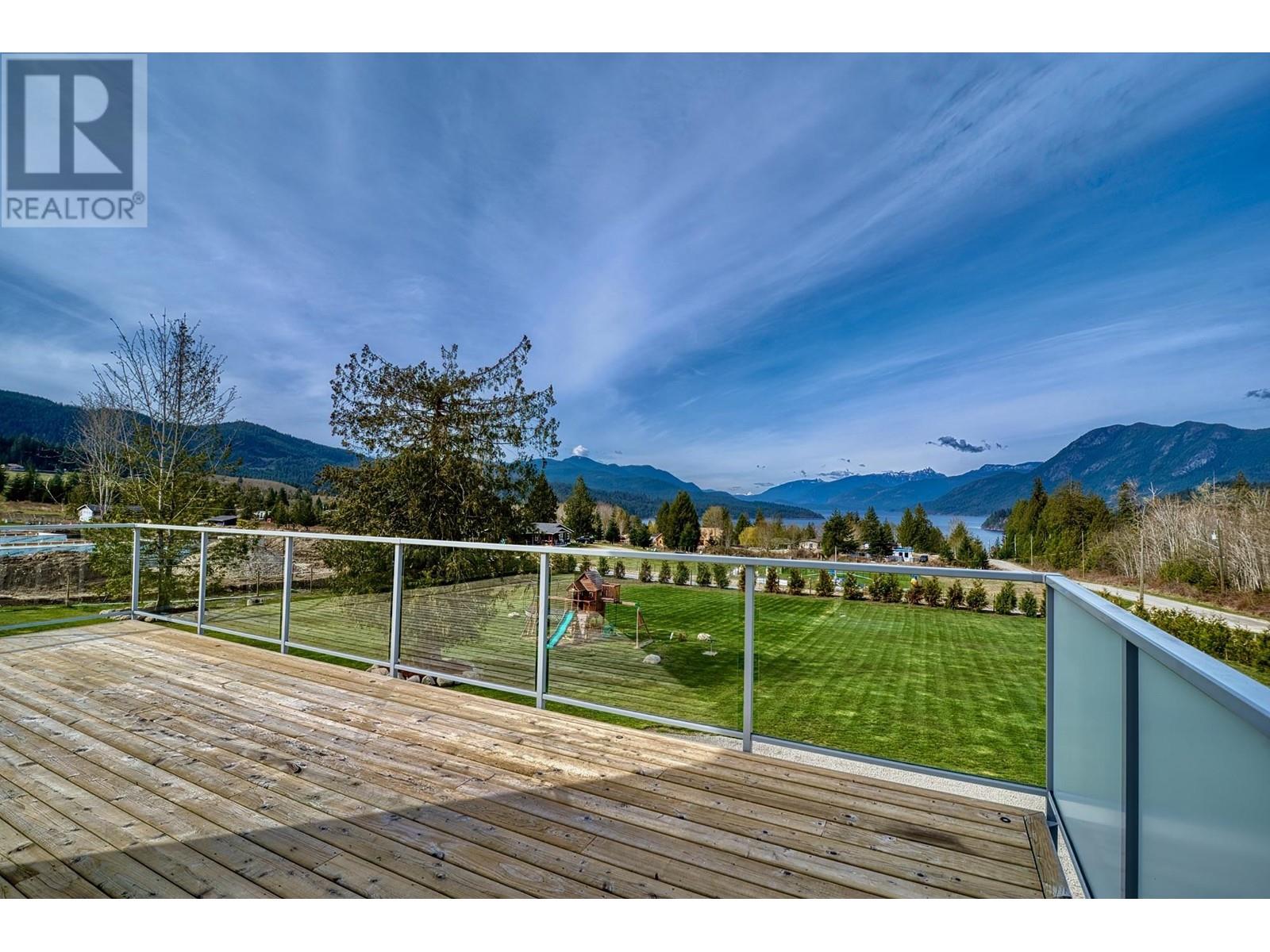 6315 Rimrock Road, Sechelt, British Columbia  V7Z 0L1 - Photo 8 - R2987410