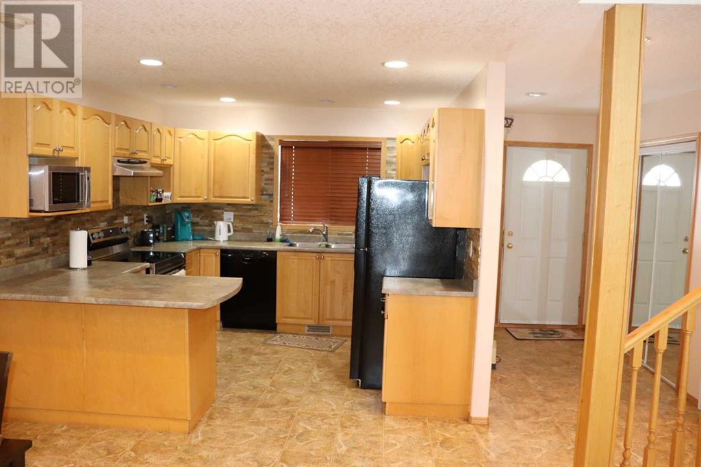 Property at 1105 61 Street image 2