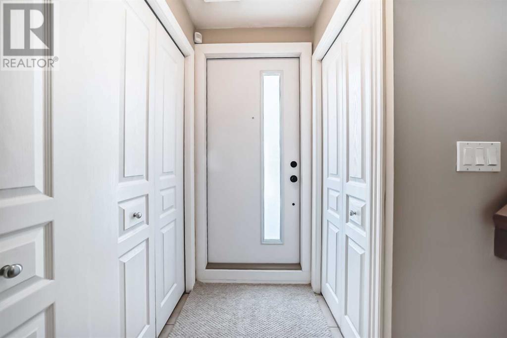 Property at 239, 52 Glamis Green SW image 5