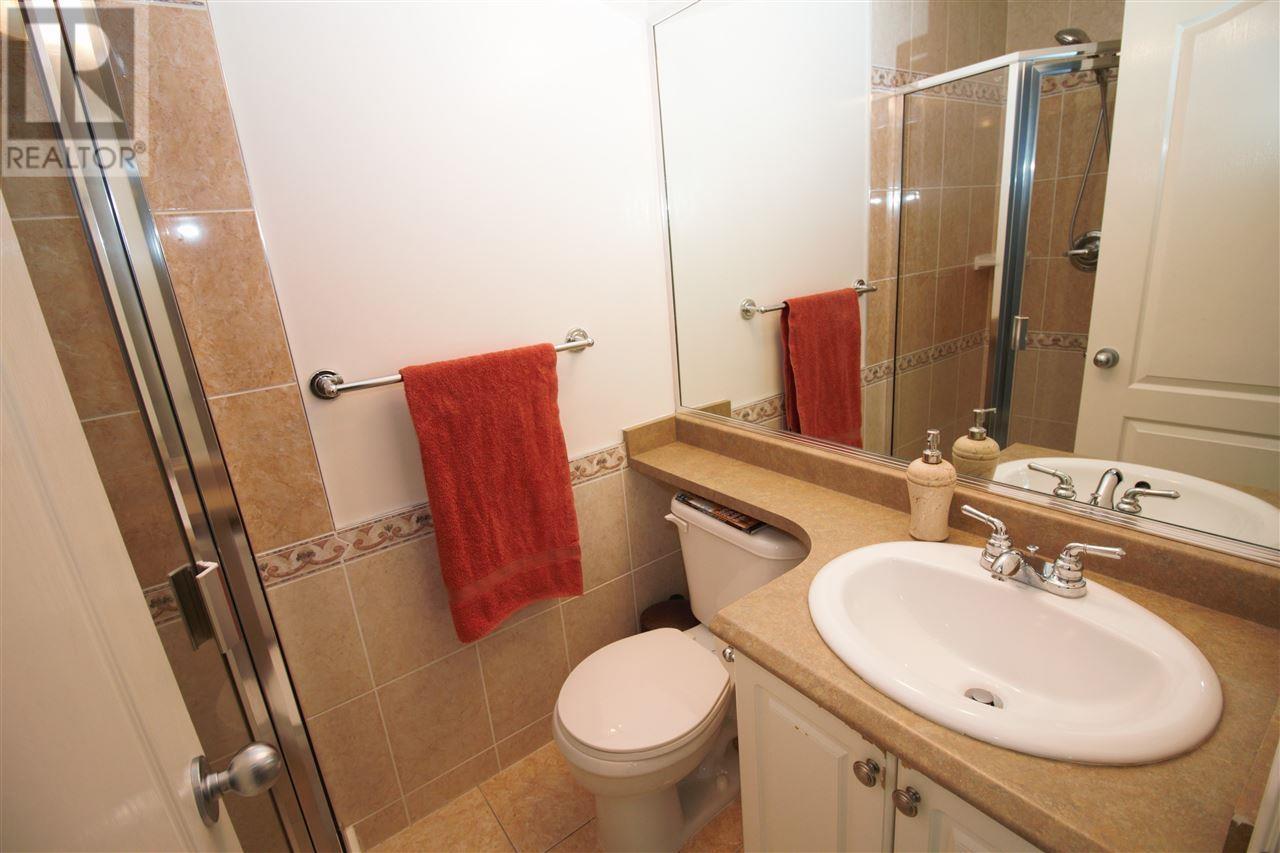 Top 431 Fifth Street, New Westminster, British Columbia  V3L 2X5 - Photo 7 - R3009502
