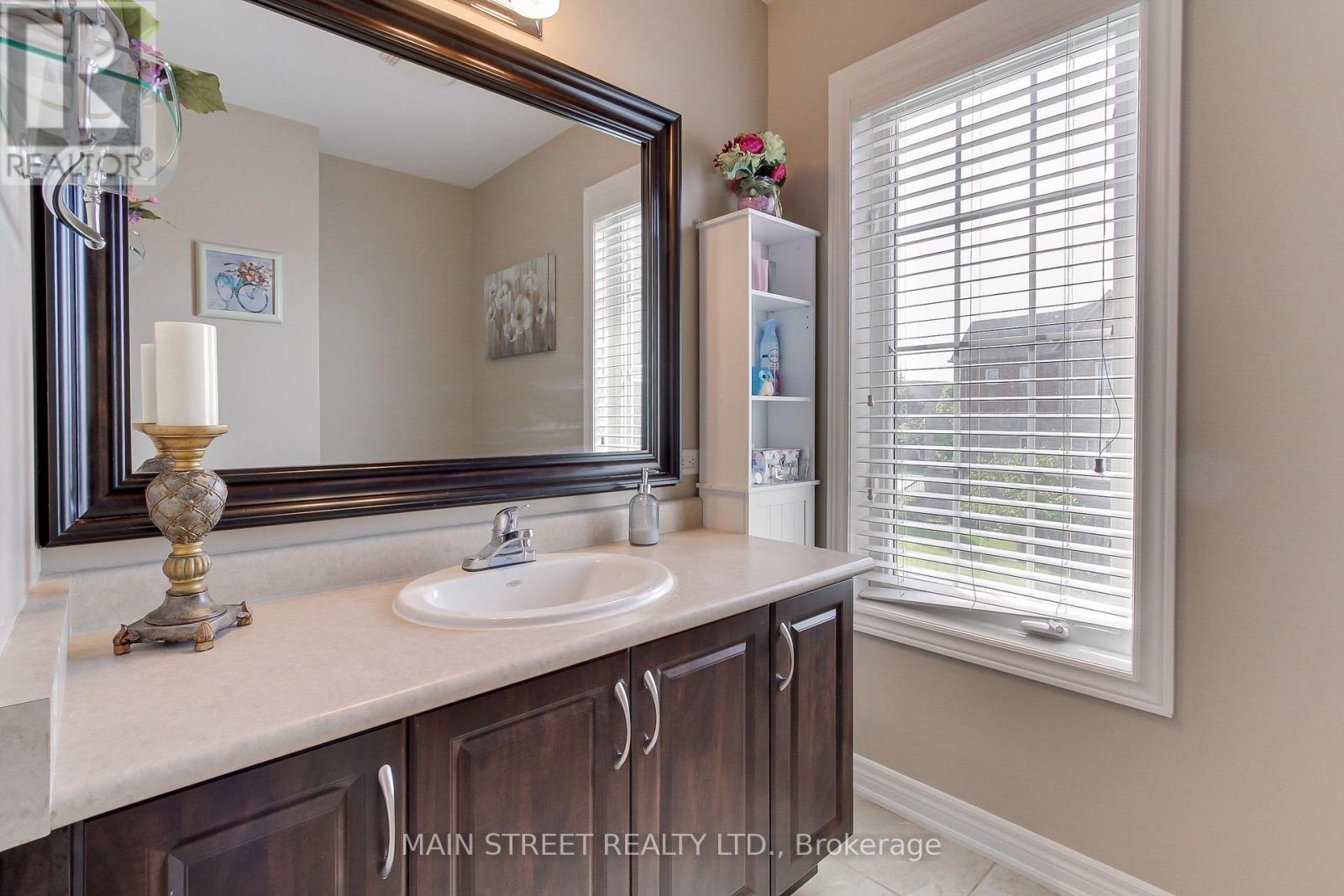 6 Amstel Avenue, Richmond Hill, Ontario  L4E 0P9 - Photo 38 - N12187949