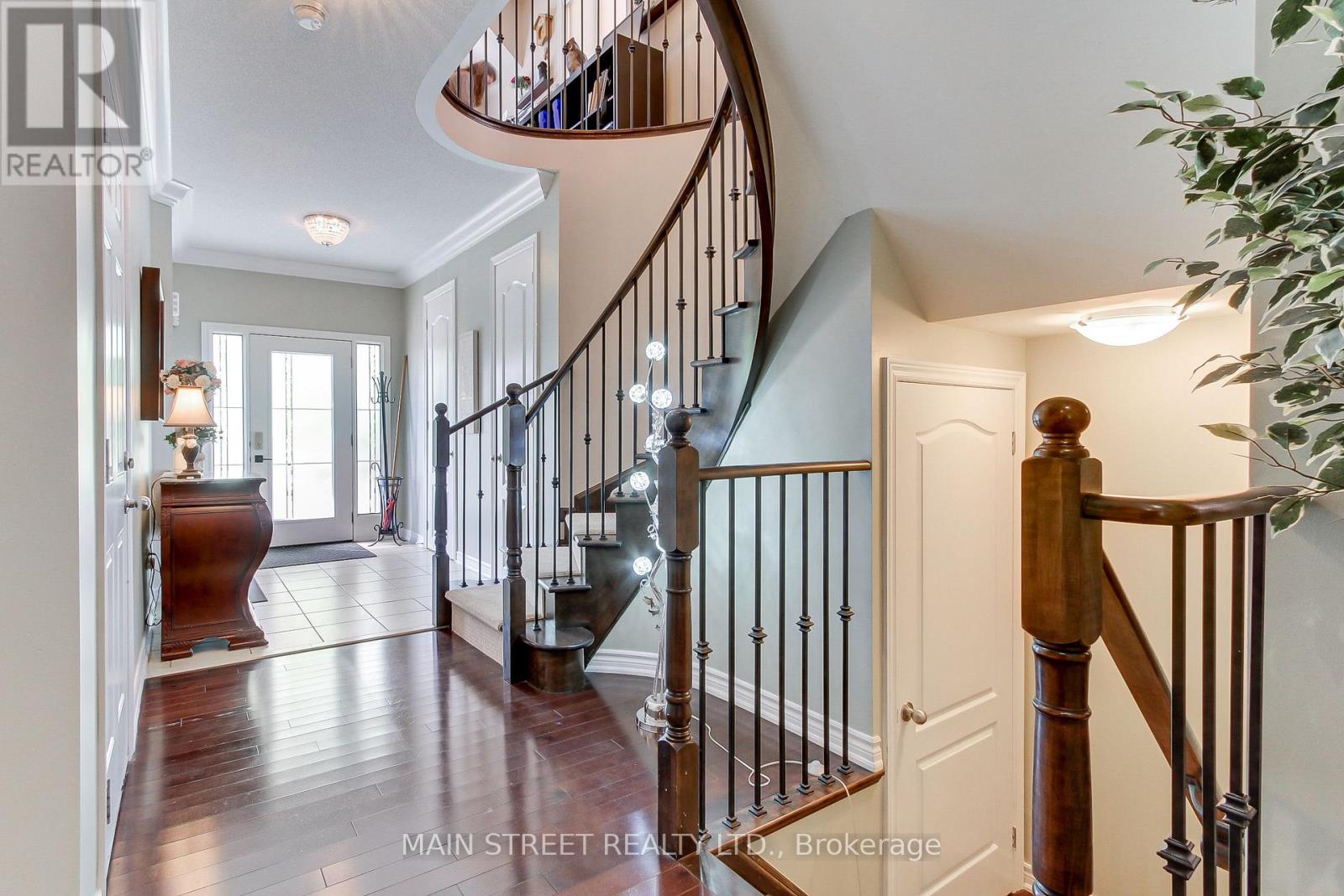 6 Amstel Avenue, Richmond Hill, Ontario  L4E 0P9 - Photo 6 - N12187949