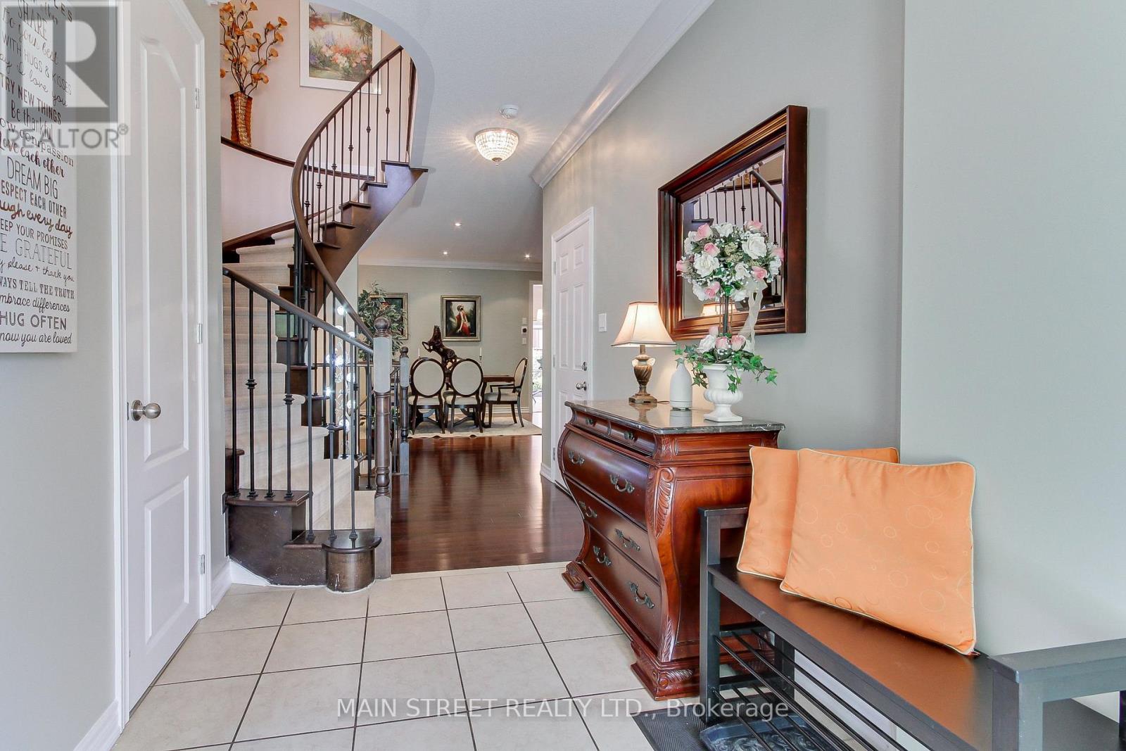 6 Amstel Avenue, Richmond Hill, Ontario  L4E 0P9 - Photo 7 - N12187949