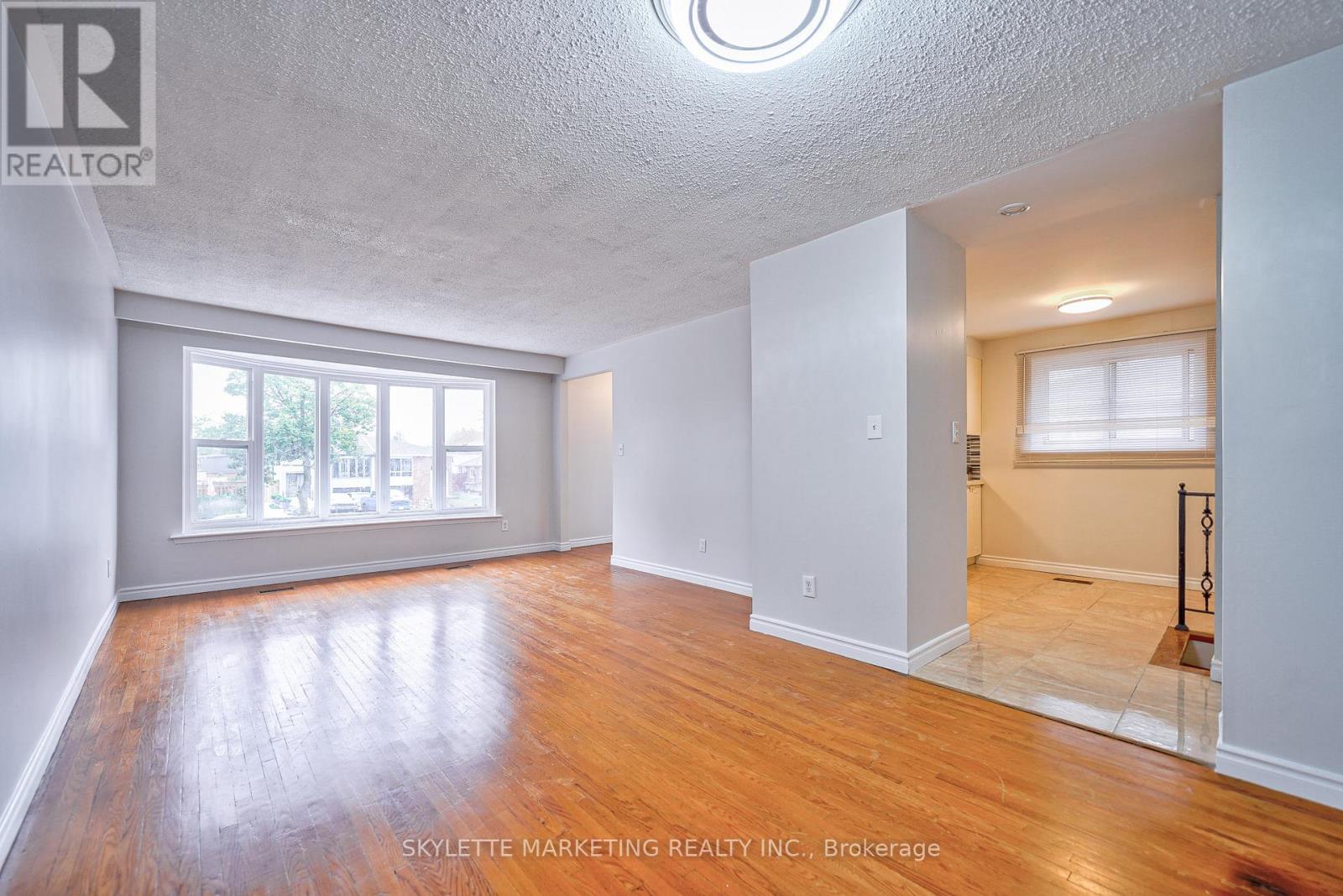 3425 Oakglade Crescent W, Mississauga, Ontario  L5C 1X4 - Photo 11 - W12187953