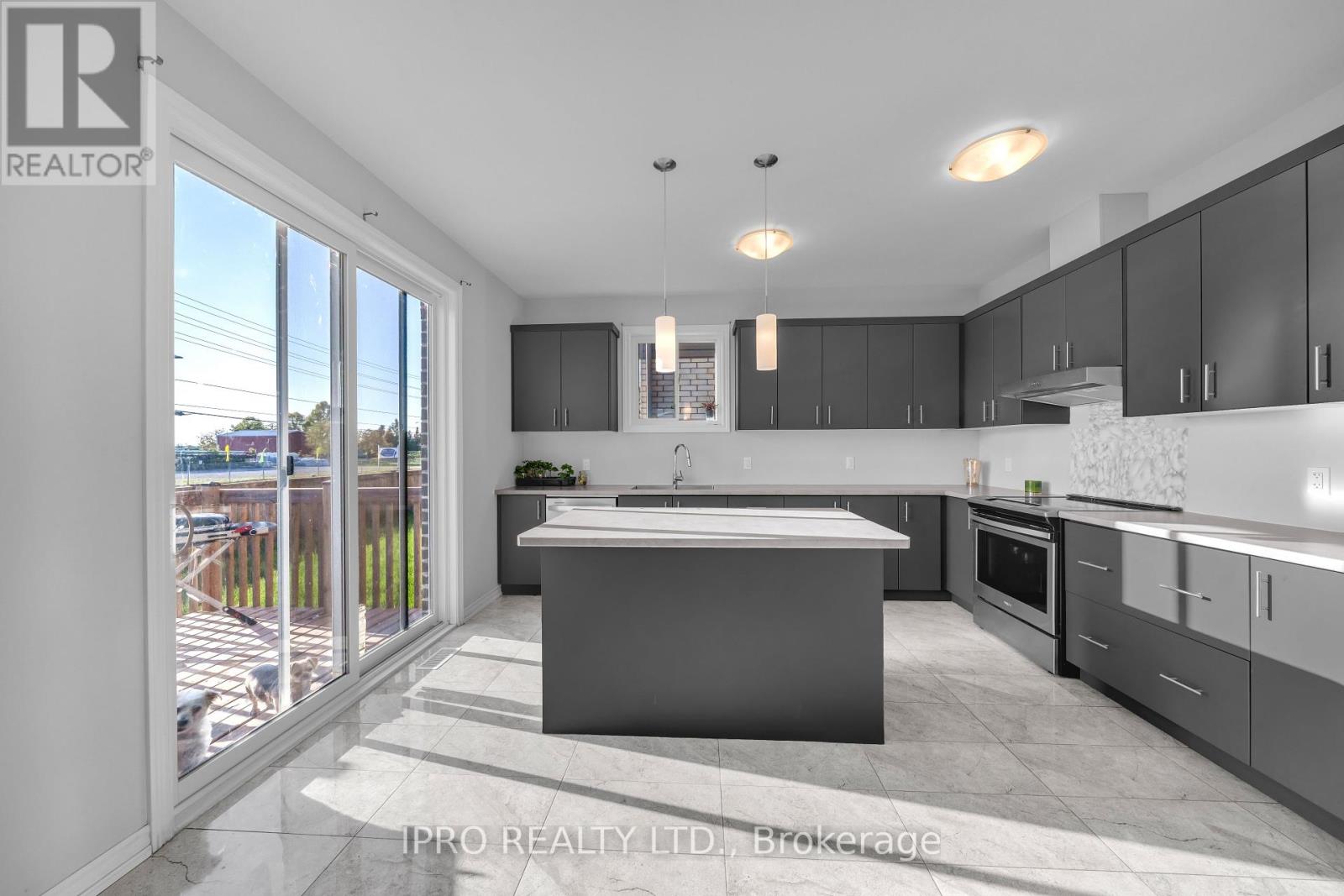 Main - 7878 Seabiscuit Drive, Niagara Falls, Ontario  L2H 3T9 - Photo 6 - X12187946