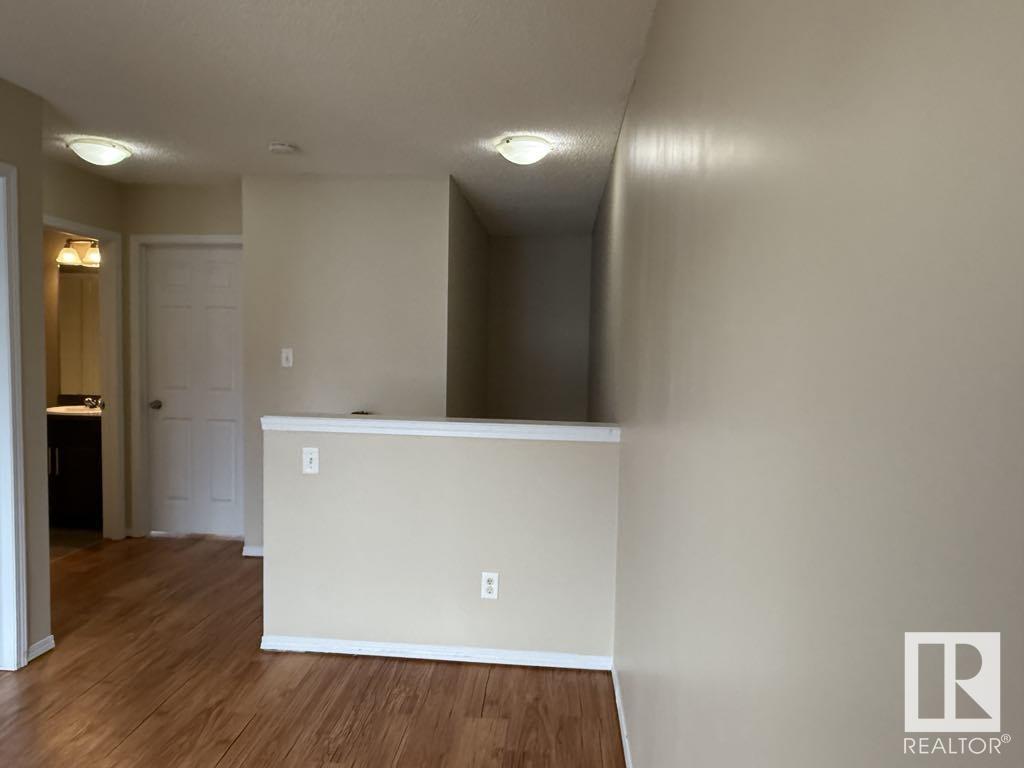 Property at 7113 21 AV SW SW image 2