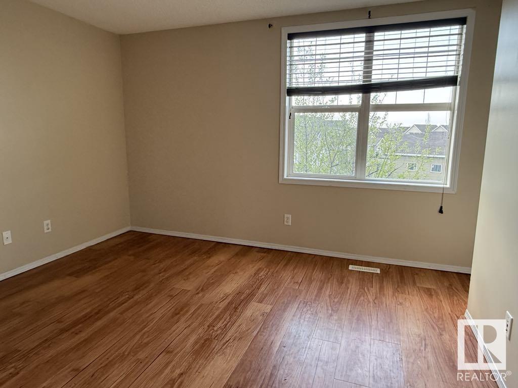 Property at 7113 21 AV SW SW image 3