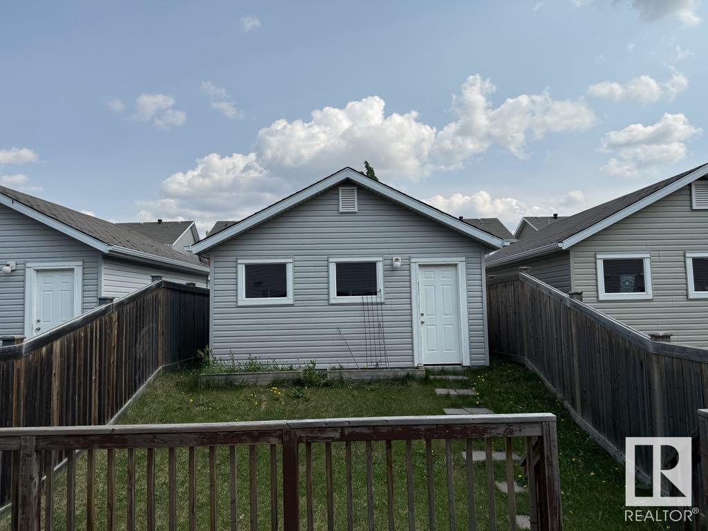 Property at 7113 21 AV SW SW image 1