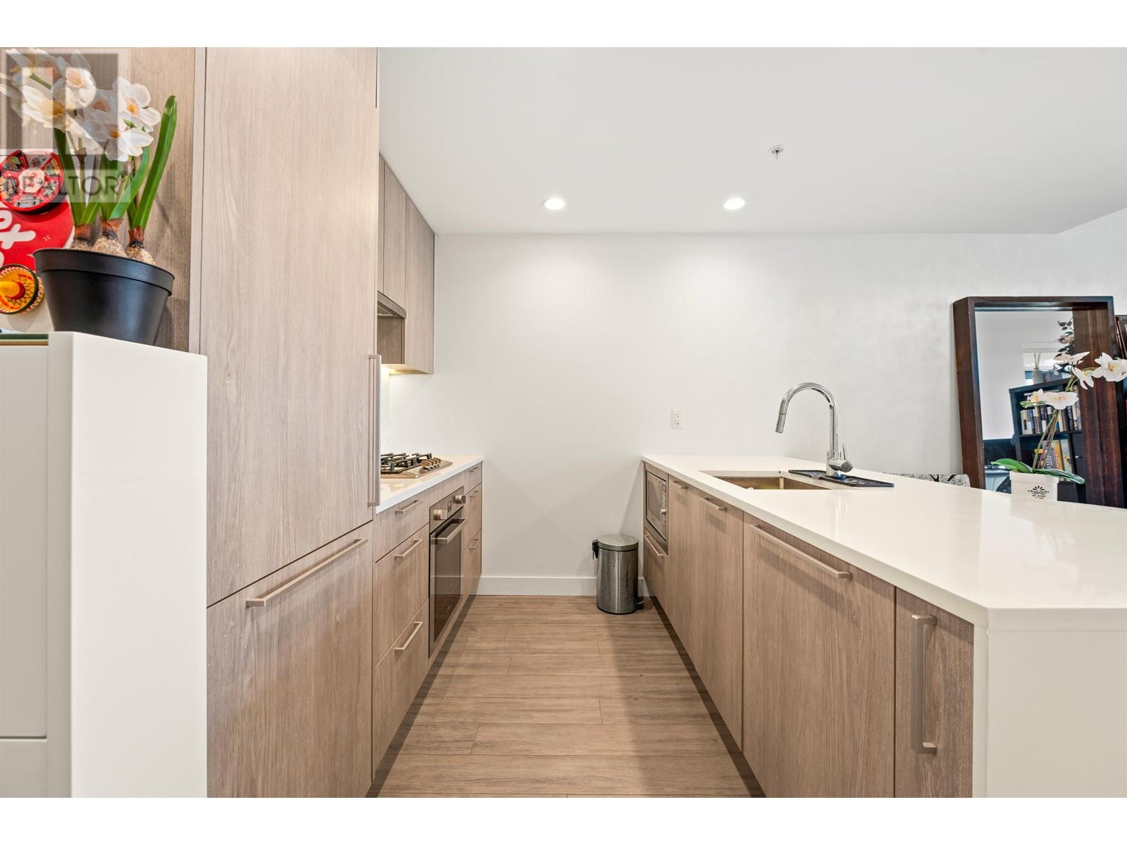 2105 6398 Silver Avenue, Burnaby, British Columbia  V5H 0C3 - Photo 4 - R3008590