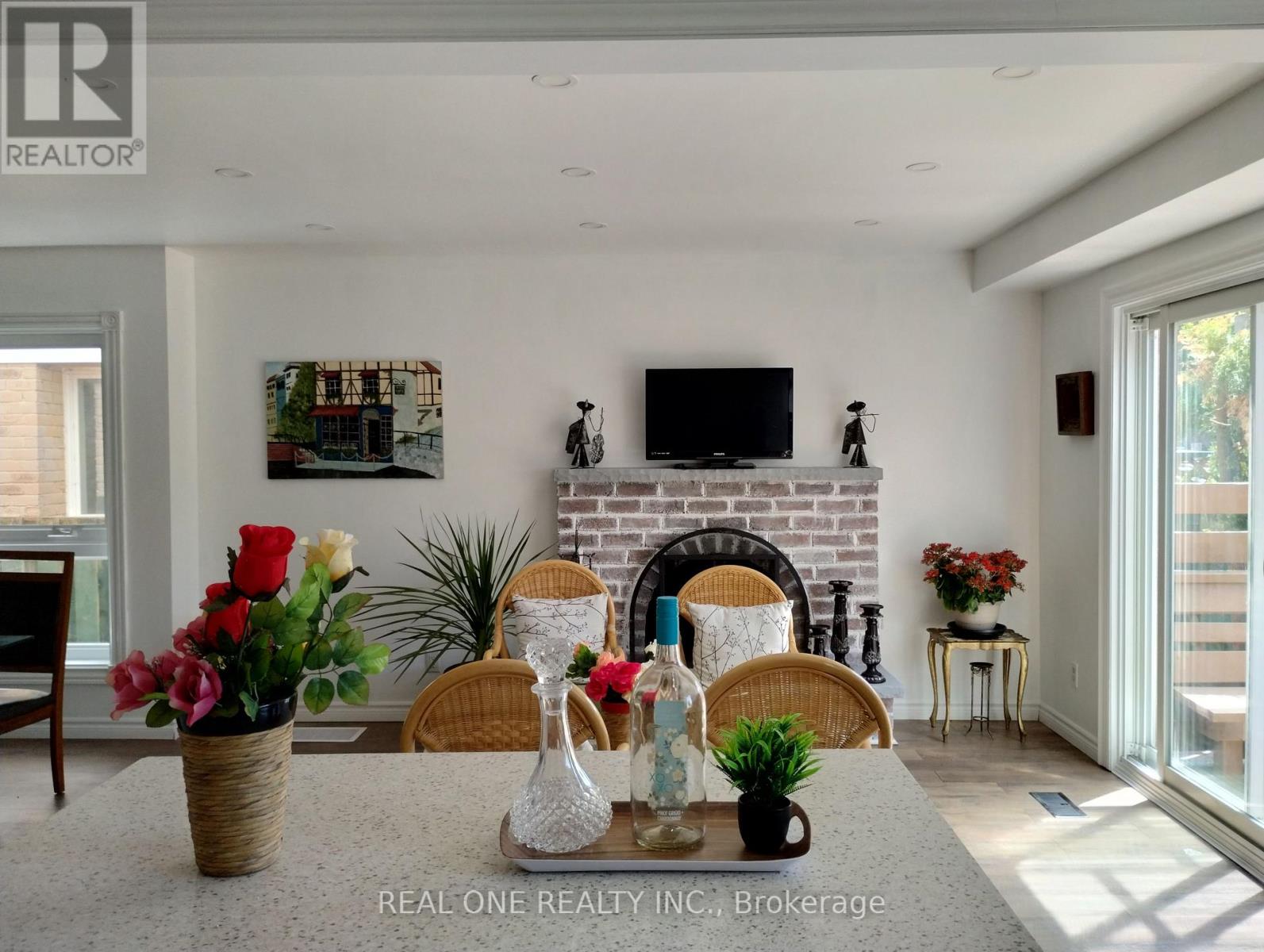 7 Mccool Court, Toronto, Ontario  M1V 2E3 - Photo 2 - E12187975