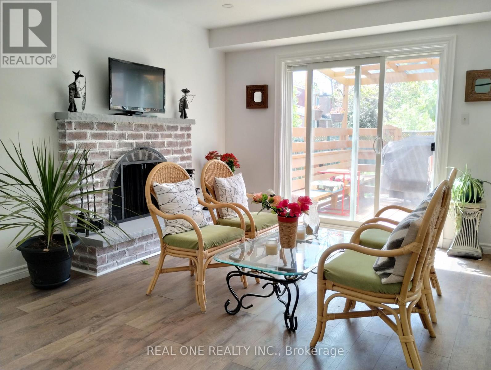 7 Mccool Court, Toronto, Ontario  M1V 2E3 - Photo 4 - E12187975