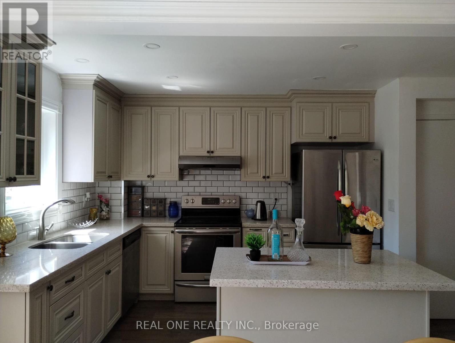 7 Mccool Court, Toronto, Ontario  M1V 2E3 - Photo 6 - E12187975