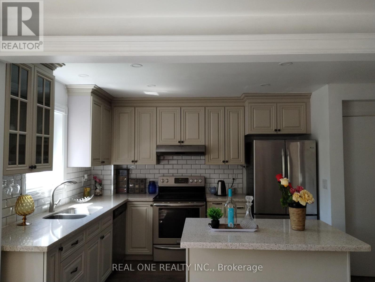 7 Mccool Court, Toronto, Ontario  M1V 2E3 - Photo 8 - E12187975
