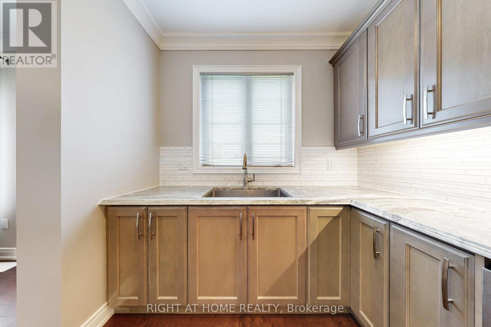 1058 Belcourt Street, Pickering, Ontario  L1X 0G2 - Photo 14 - E12187985